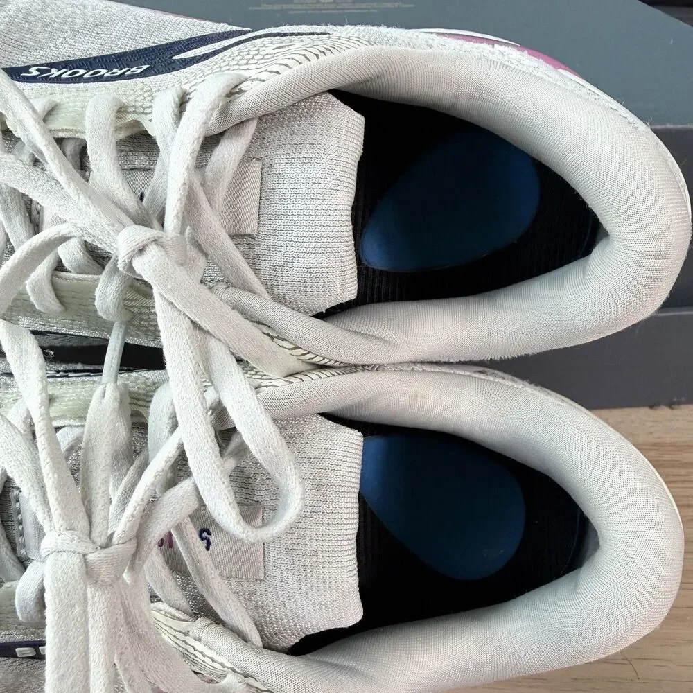 Brooks Ghost 16 White Nitrogen Running Shoe Women's 9.5 Wide